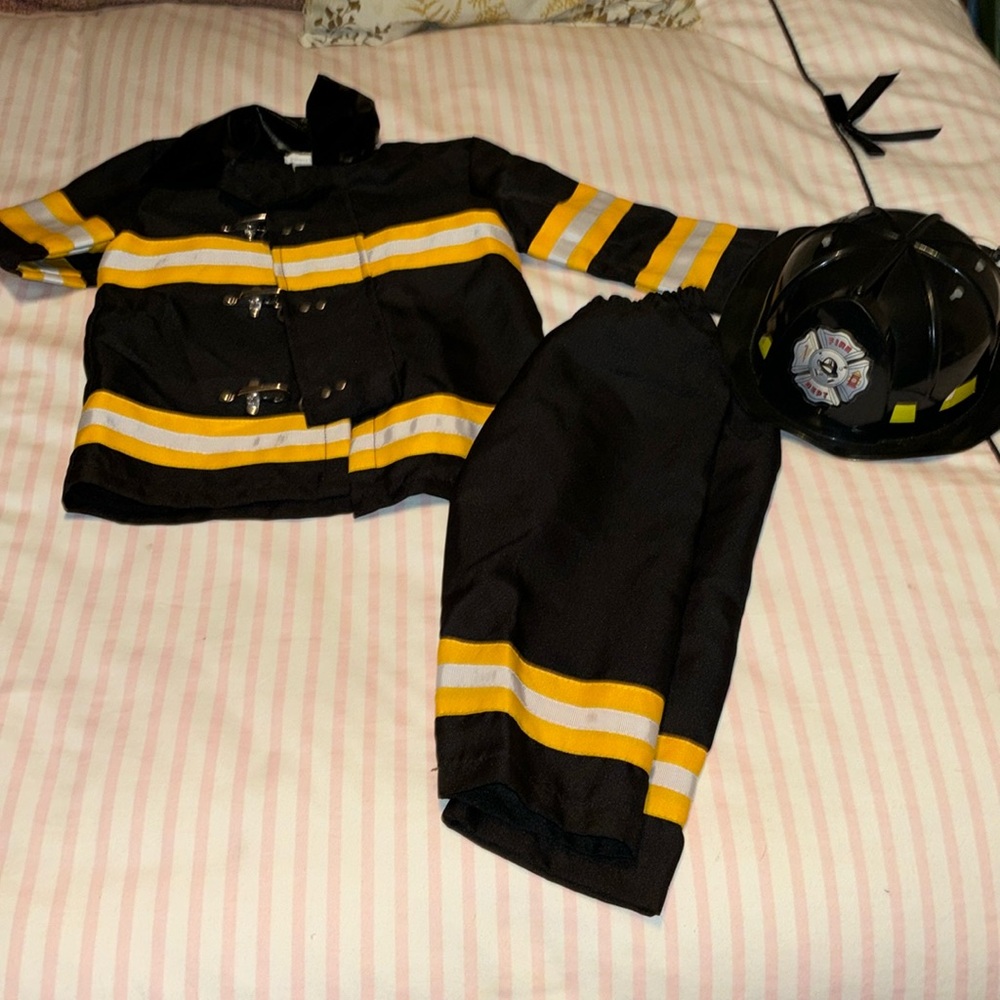 EUC Pottery Barn Kids Fireman costume